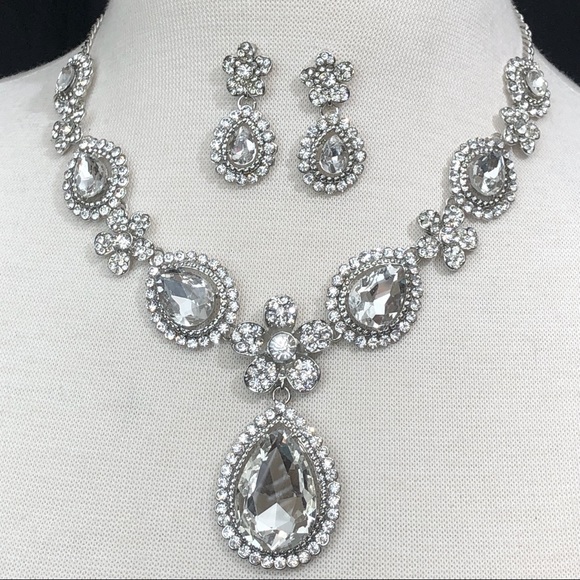 Large Clear Rhinestone Drop Necklace Earrings Set - Picture 1 of 3